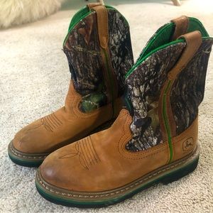 JOHN DEERE boots - great condition - boys 1 1/2